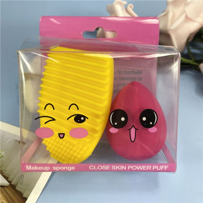 Sponge-pumpkin and silicone brush set for cleaning cosmetic accessories.