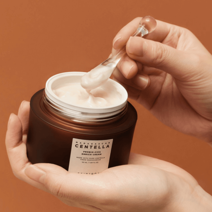 Welcos / BB cream for face skin moisturizing, nourishing, with sun protection.